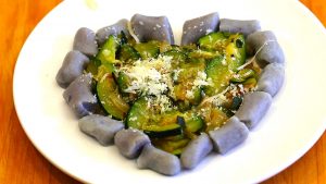 Purple gnocchi with zucchini - San Valentine recipe