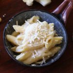 Healthy Alfredo sauce pasta with cauliflowers and cannellini beans