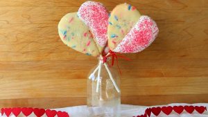 Valentine cookie pops